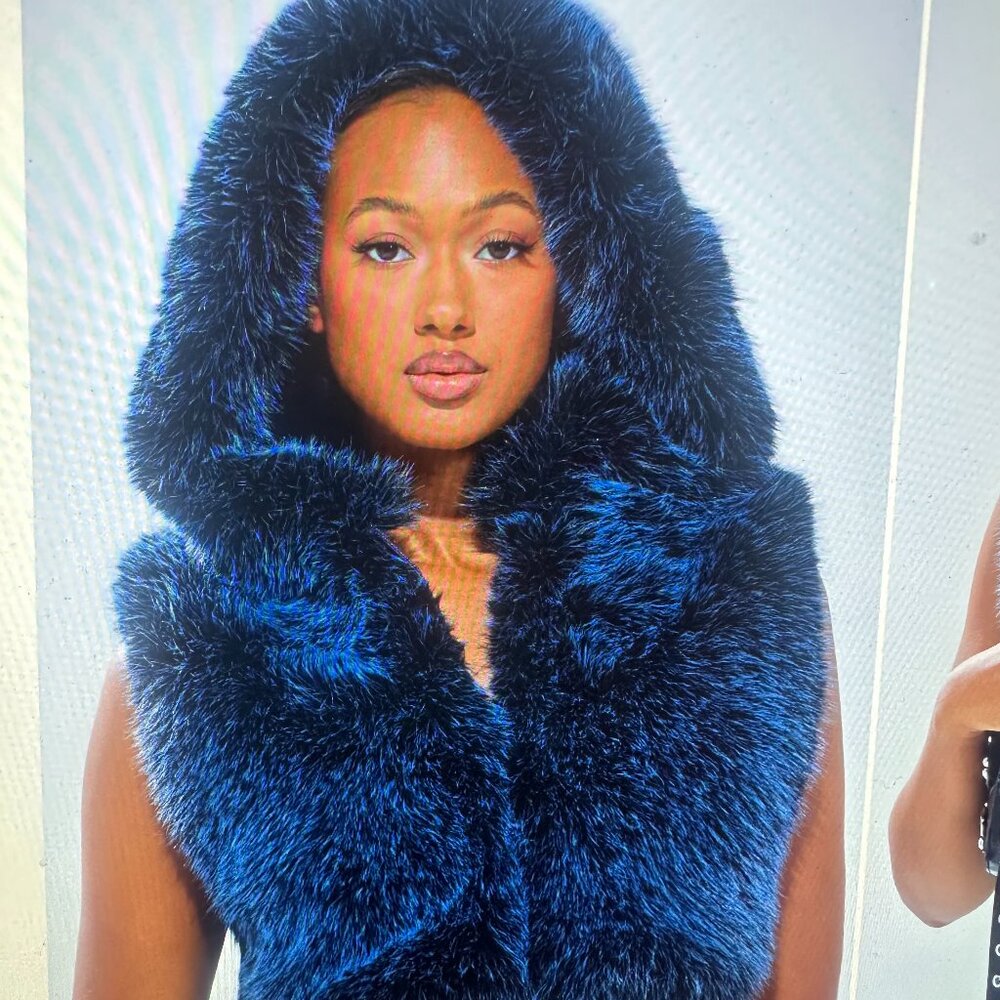 AKIRA ALL A DREAM FUR TOP Size S